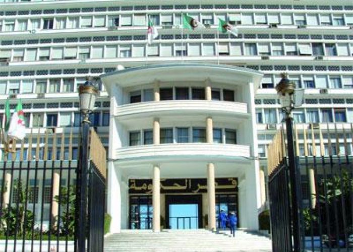 Réformes économiques : le gouvernement sous forte pression 