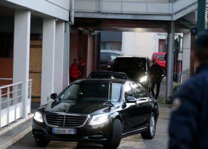 Le président Bouteflika est arrivé en fin d'après-midi à Grenoble (France)