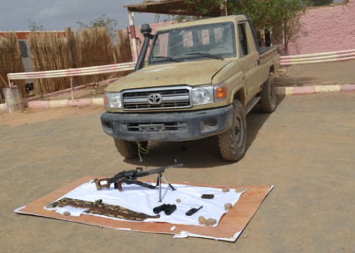 Un véhicule chargé d'armes et de munitions intercepté à Tamanrasset 