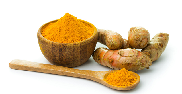 Prenez une cuillère à café de curcuma par jour et ces 7 miracles arriveront à votre corps !!