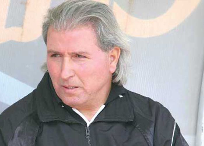 JS Kabylie : Hannachi limoge son entraineur Kamal Mouassa