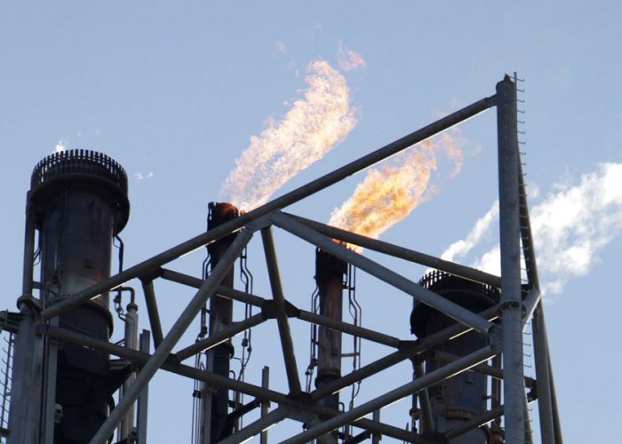 Pétrole : le Brent remonte à plus de 65 dollars mardi à Londres, malgré une offre abondante
