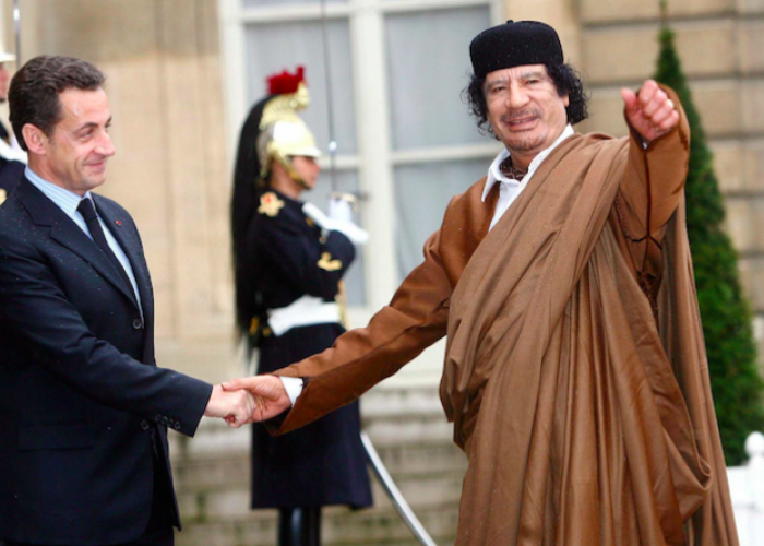  Placé sous contrôle judiciaire : Nicolas Sarkozy rattrapé par les millions de Kadhafi 