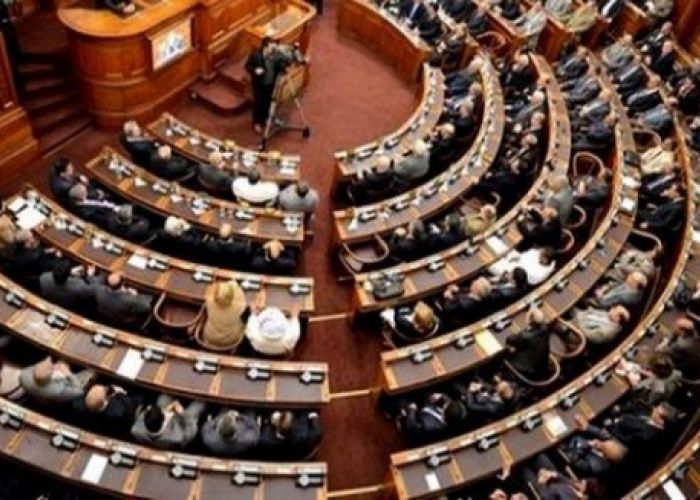  Ahmed Ouyahia présente son programme devant les sénateurs 