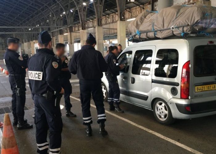 Voitures volées,faux papiers, drogue : 2 bateaux à destination d’Oran et Alger contrôlés à Marseille