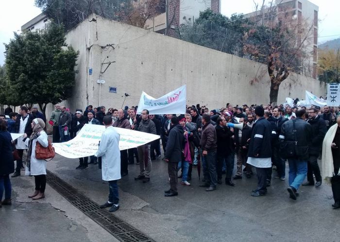 Tizi Ouzou : Les enseignants du CNAPESTE marchent pour boucler leur mois de grève 