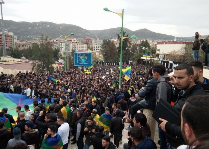 Promotion de Tamazight : Des milliers de personnes marchent à Tizi-Ouzou 