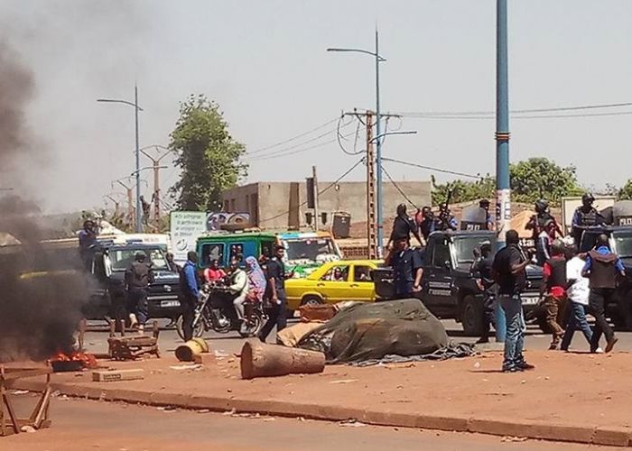 Reconduits dans leur pays : Des Maliens manifestent devant l'ambassade d'Algérie au Mali (Vidéo) 