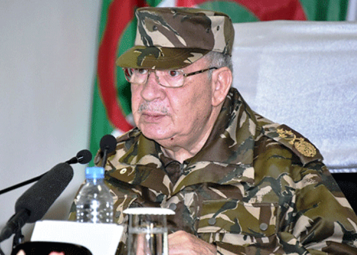  Défense : le Général Ahmed Gaid Salah visite la Base Centrale Logistique de Beni Merad