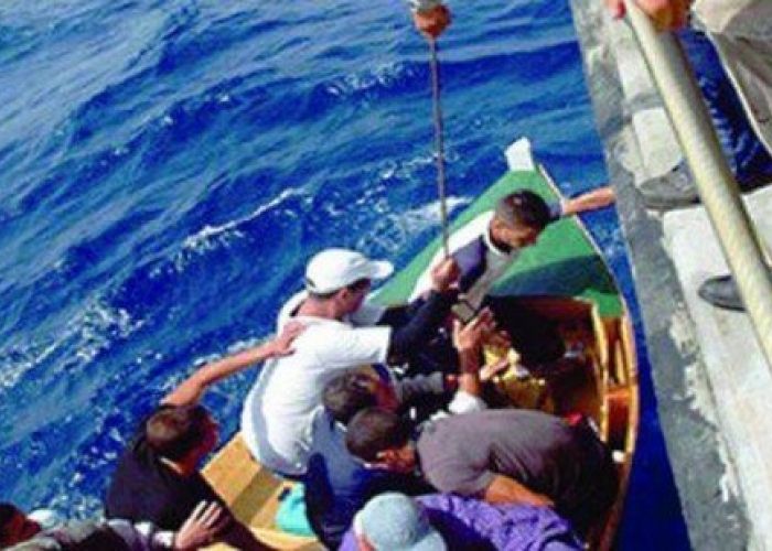 Des harragas secourus et un cadavre repêché au large d'Oran