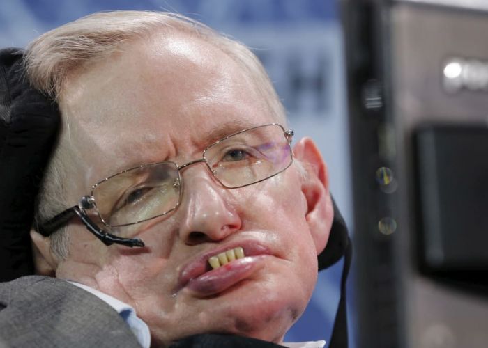  Célèbre pour ses recherches sur l'univers : L’astrophysicien britannique Stephen Hawking est mort