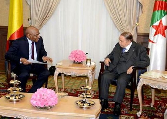 Le président Bouteflika reçoit le Premier ministre malien (Vidéo)