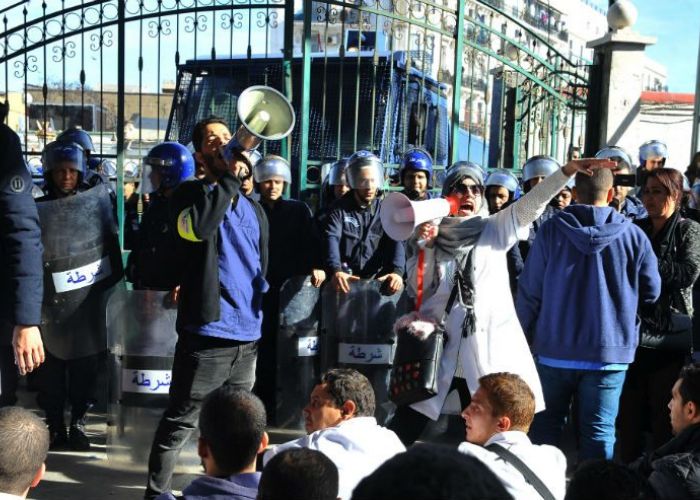 Solidarité avec les médecins-résidents : boycott des examens DMS et journée de protestation