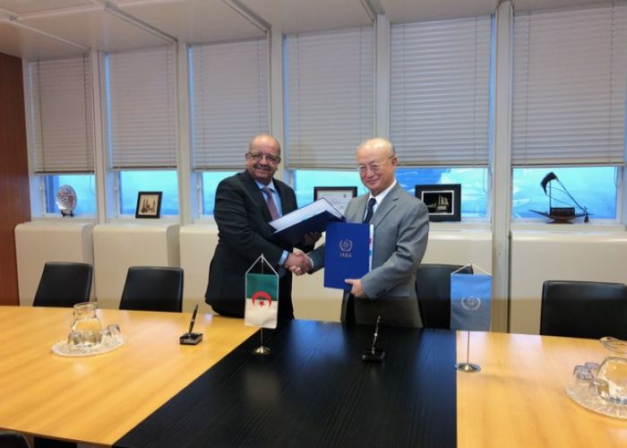 TAP : Abdelkader Messahel signe le protocole additionnel, à Vienne