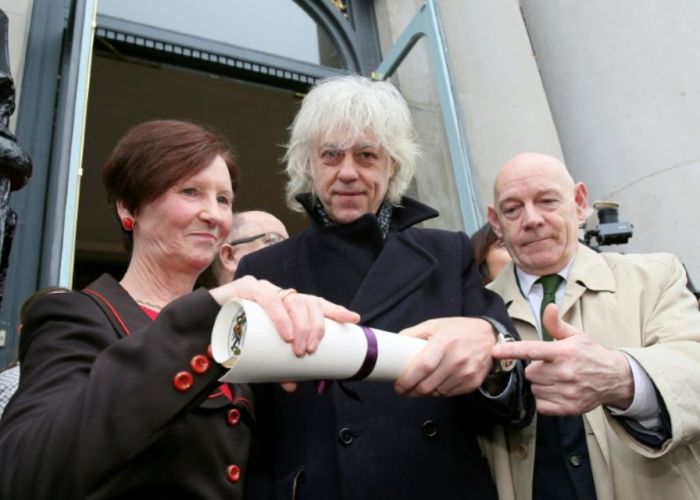 Rohingyas : Bob Geldof accuse Aung San Suu Kyi d'épuration ethnique