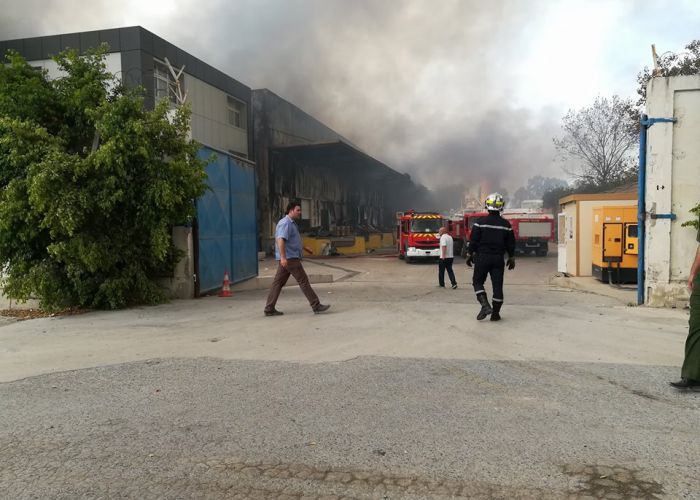 Une usine de produits cosmétiques prend feu dans la zone industrielle de Oued Semar (Alger)