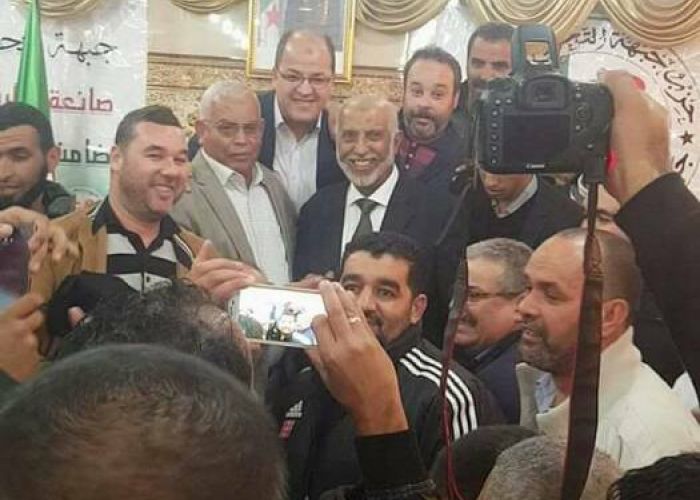  Abdelaziz Belkhadem : « personne ne m'empêchera de revenir dans l’arène politique! »