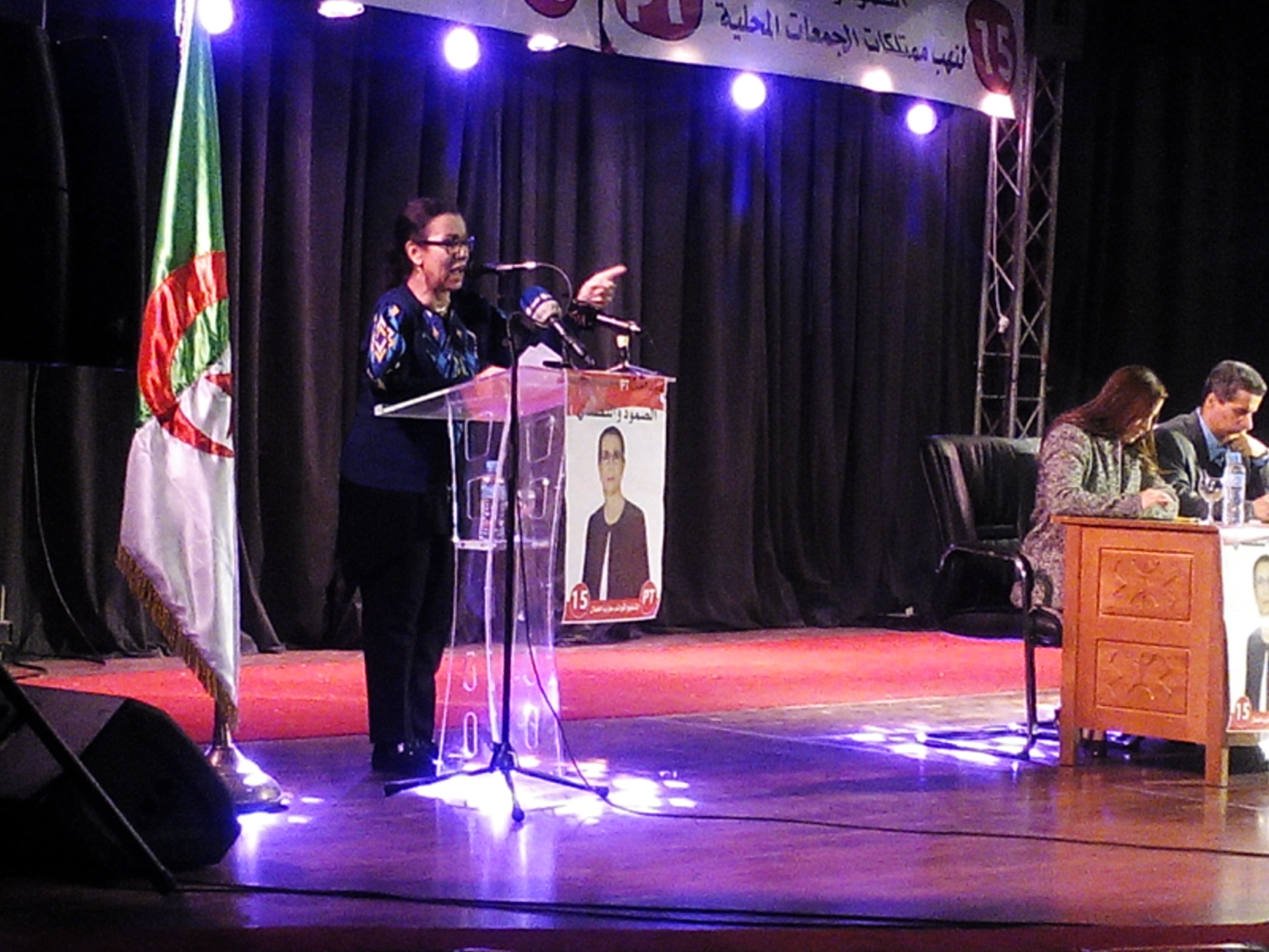 Louisa Hanoune exprime son soutien au combat de la Catalogne 