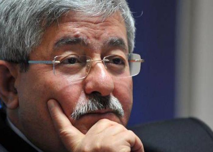 Elargissement de la fronde sociale et silence d'Ouyahia