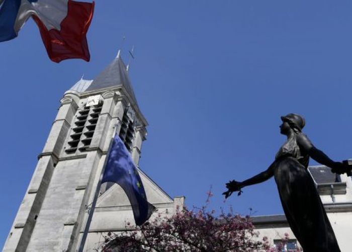 Un adolescent algérien auteur de menaces d'attentat contre des églises à Paris interpellé à Alger 
