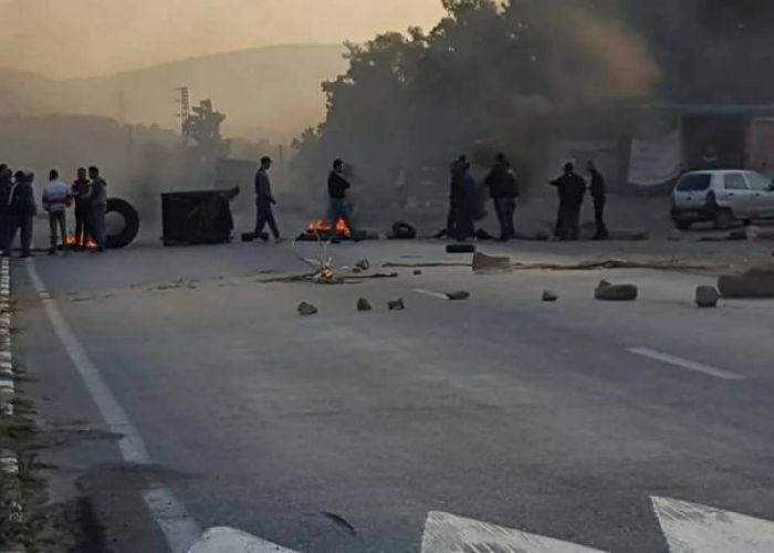 Béjaia : Des manifestants bloquent la RN26 à Remila 
