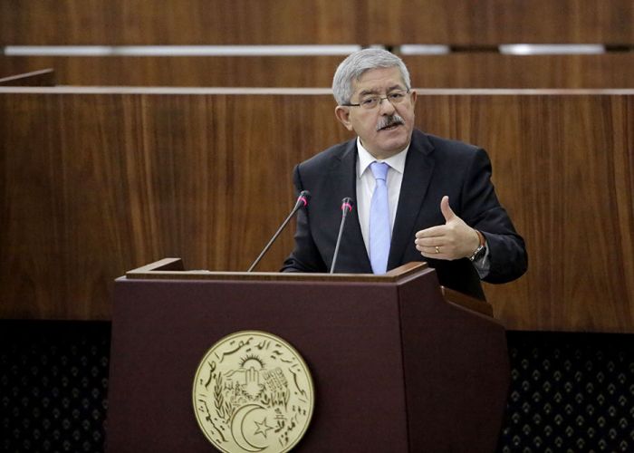 Il annonce un impôt sur la fortune et exclut une taxe sur les voyages: Ouyahia dégonfle la polémique