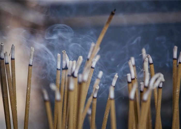Pourquoi il ne faut pas abuser des bougies parfumées et de l'encens ?
