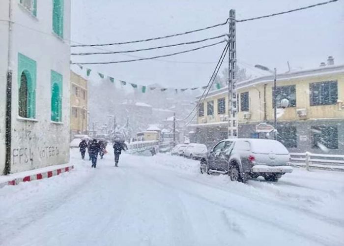 Trafic routier perturbé sur 24 tronçons suite aux chutes de neige : La wilaya de Tizi Ouzou installe une cellule de veille 