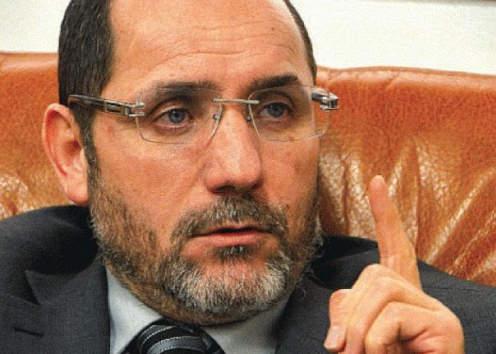  Report de la présidentielle : Makri prévient et pose des questions sur la décision que prendra le président Bouteflika 