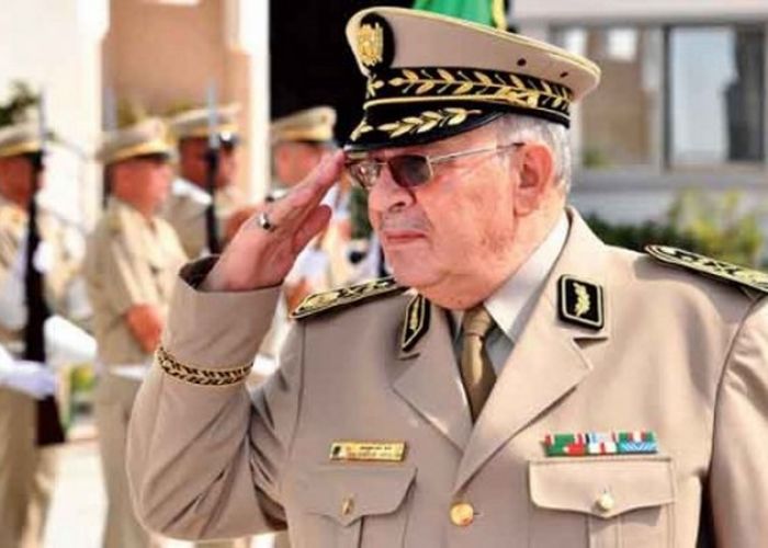  Il se confirme au fil de ses discours : Gaid enfile le costume de Président en… uniforme