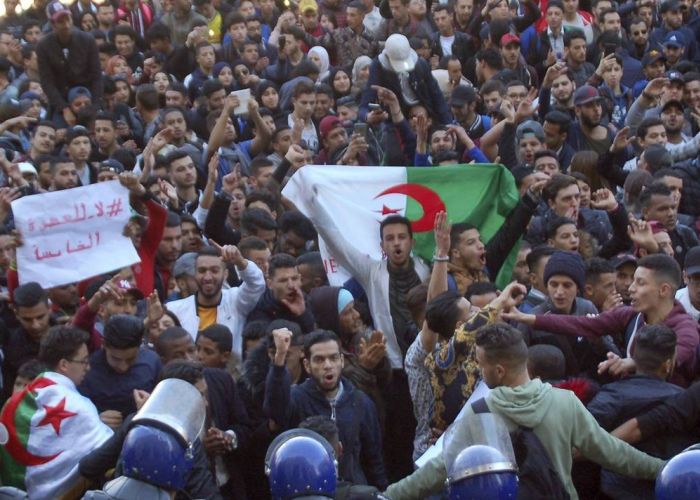 Manifestations contre le 5e mandat : L'ambassade des USA recommande à son personnel de "limiter leurs mouvements non essentiels"