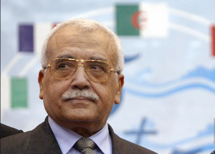 Décès de l'ancien ministre délégué de la défense Abdelmalek Guenaizia à l’âge de 82 ans