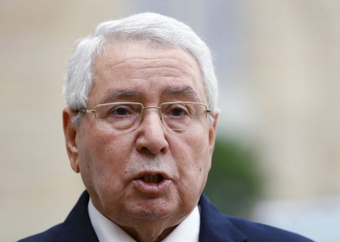 Une annonce en grande pompe puis un silence troublant : retard à l'allumage du dialogue de Bensalah 