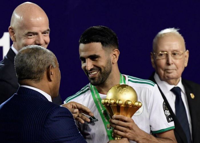 Un avocat égyptien proche d’al-Sissi dépose plainte contre …Mahrez !