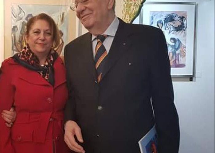 Il a visité hier une exposition avec son épouse : revoilà Djamel Oud Abbas!