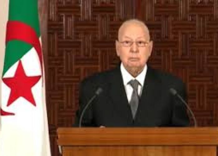  Bensalah signe les deux lois organiques sur l’Autorité de surveillance et de l’organisation de la présidentielle.