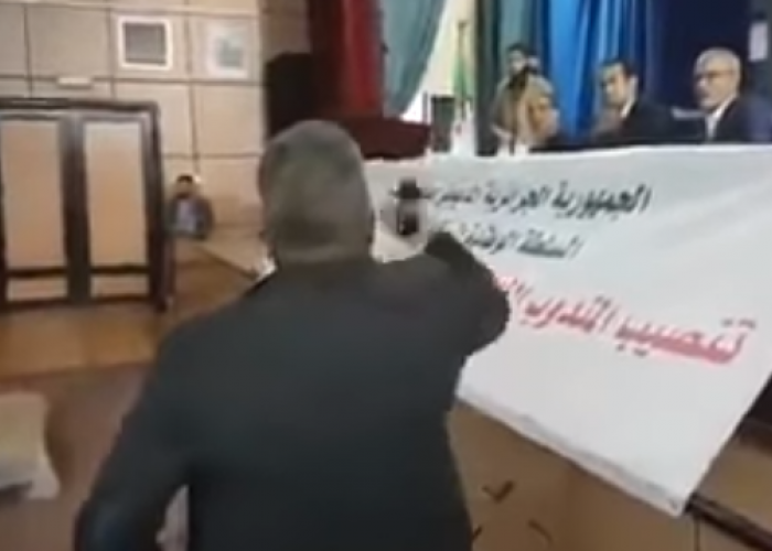  Djelfa : Un jeune manifestant ayant perturbé l'installation de la délégation de l'ANIE condamné à la prison ferme (Vidéo)