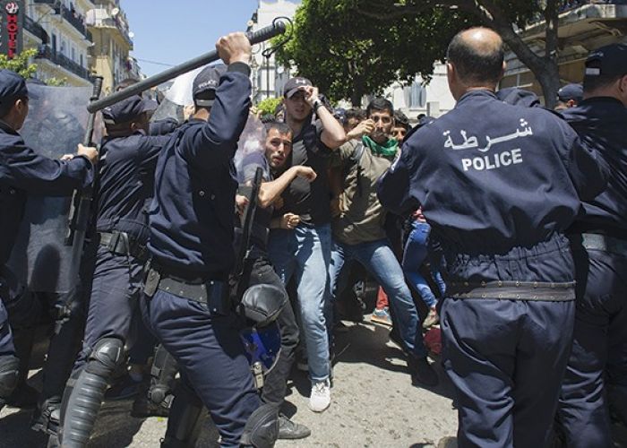  33ème marche des étudiants à Alger : la manifestation empêchée par les services de sécurité