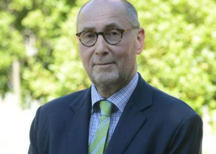  Epidémie de choléra : L’ambassade de France à Alger dément l’existence de mesure contre les voyageurs en provenance d’Algérie
