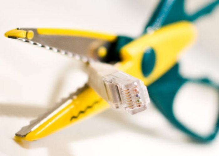 Coupures d’Internet/Epreuves du BAC : Analyse de l’efficience supposée d’une mesure et de son impact réel sur l’utilisation des TIC en Algérie