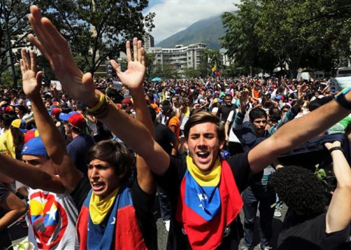  Crise politique et économique au Venezuela : la malédiction du pétrole 