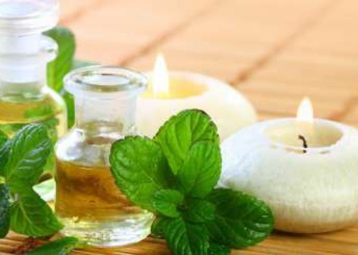 Huile essentielle de menthe poivrée (mentha piperita)