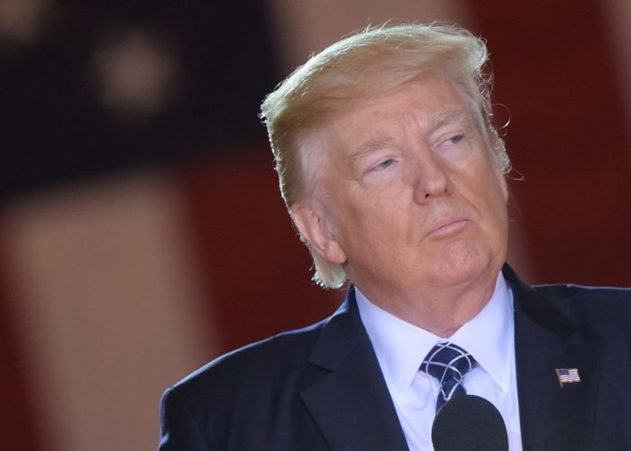 Le cap des cent jours à la Maison blanche : Donald Trump empêtré dans ses tweets 