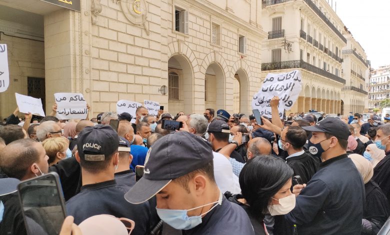 Rassemblement devant le tribunal de Sidi M'hamed: quand les robes noires voient rouge