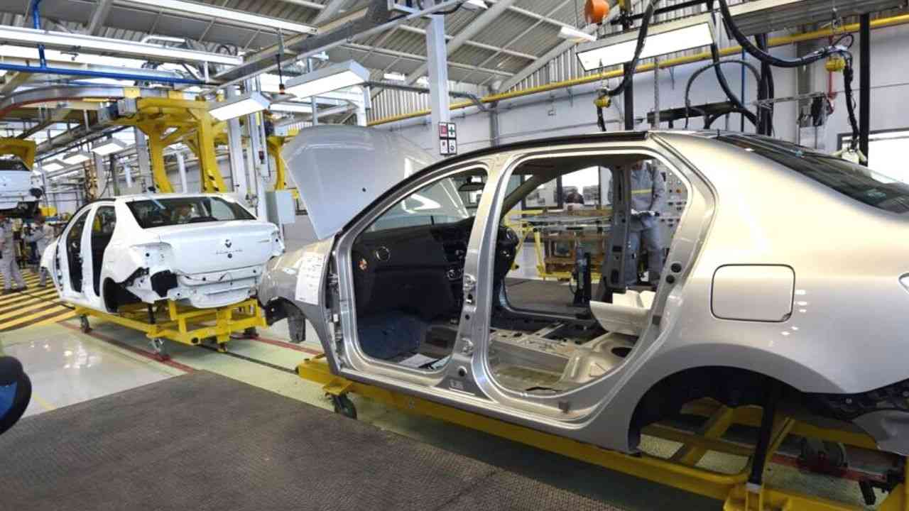 Face à la révolution technologique et à la restructuration mondiale de l’industrie automobile, quelle politique pour l’Algérie ?
