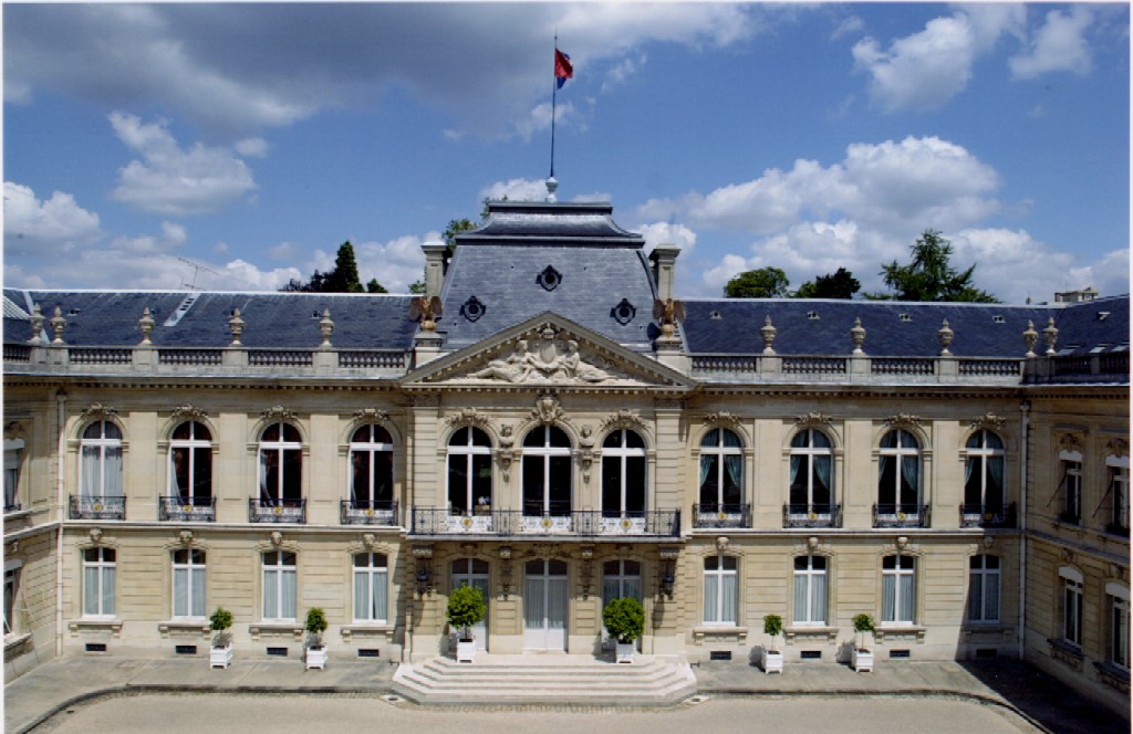 Admission exceptionnelle au séjour : Qu’est-ce que la régularisation d’un étranger par le travail ?