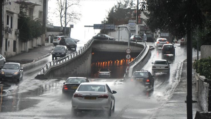 Pluies orageuses sur plusieurs wilayas du Nord et du Sud du pays