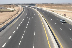 D'un coût de 11 milliards de dollars, l'autoroute Est-Ouest sera livrée totalement avant la fin 2011