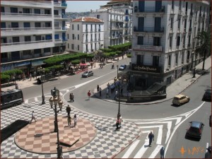 La fille portait un short, un couple échappe au lynchage à la place Audin à Alger