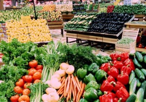 Commerce : le gouvernement édite son premier bulletin mensuel des prix des produits de base